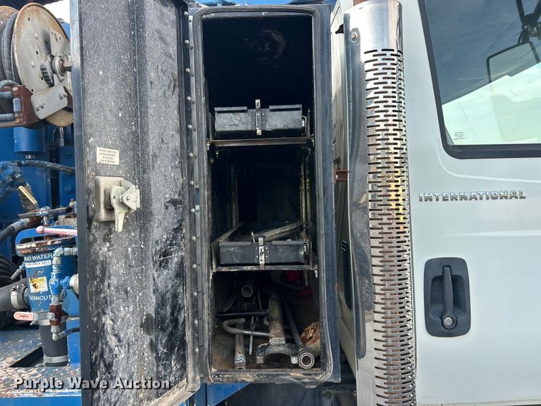 image for item ET3355 2004 International 7400 sewer jetter truck