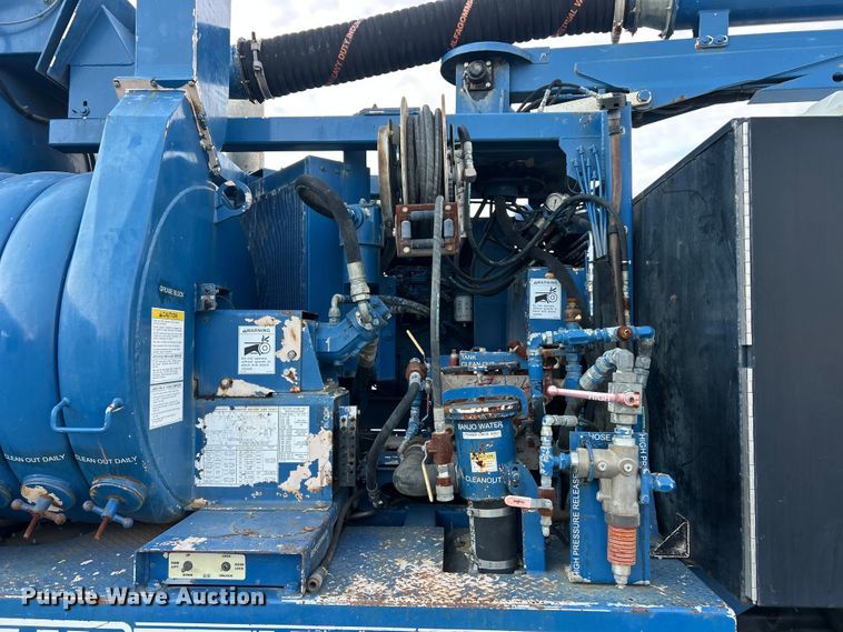 image for item ET3355 2004 International 7400 sewer jetter truck