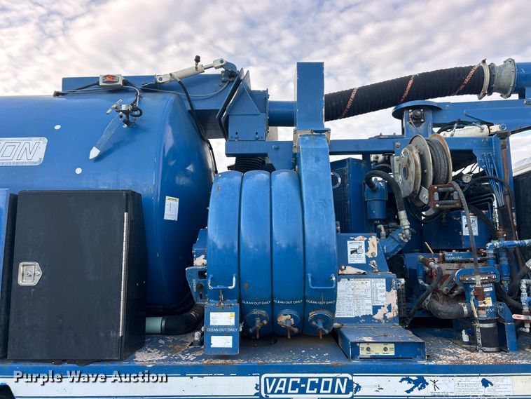 image for item ET3355 2004 International 7400 sewer jetter truck