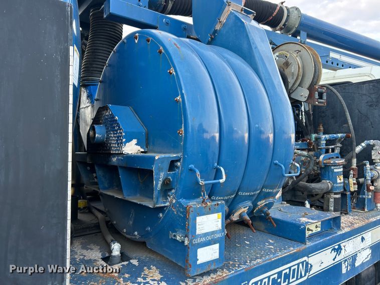 image for item ET3355 2004 International 7400 sewer jetter truck