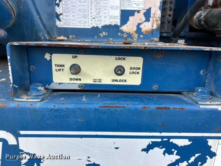 image for item ET3355 2004 International 7400 sewer jetter truck