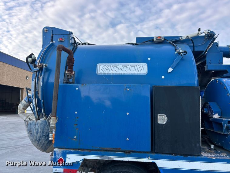 image for item ET3355 2004 International 7400 sewer jetter truck