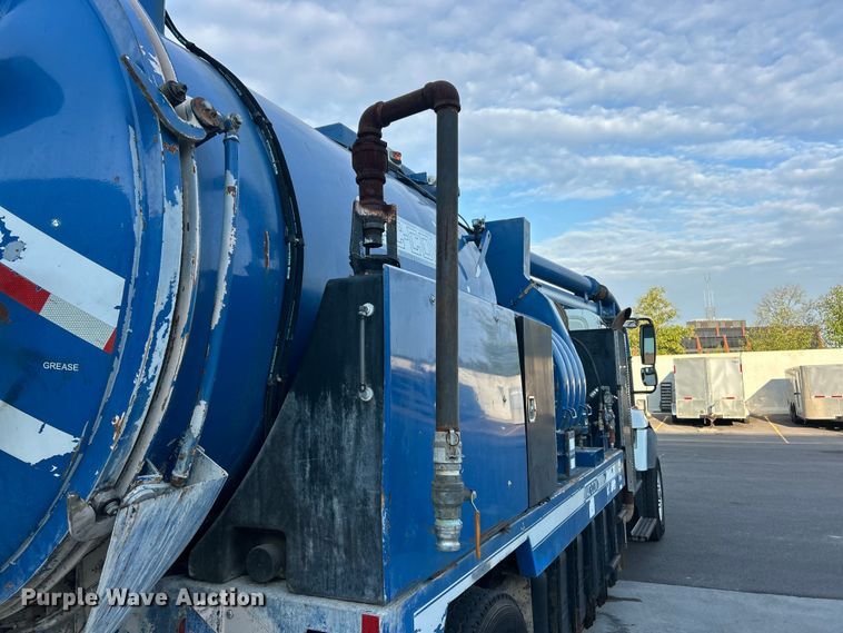 image for item ET3355 2004 International 7400 sewer jetter truck