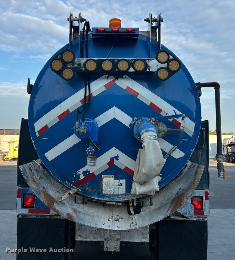 image for item ET3355 2004 International 7400 sewer jetter truck