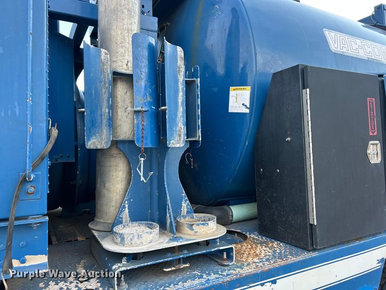 image for item ET3355 2004 International 7400 sewer jetter truck