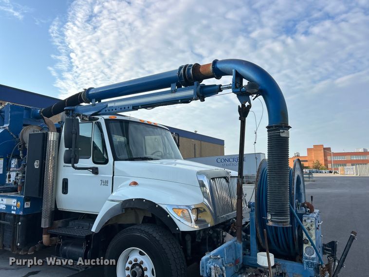 image for item ET3355 2004 International 7400 sewer jetter truck