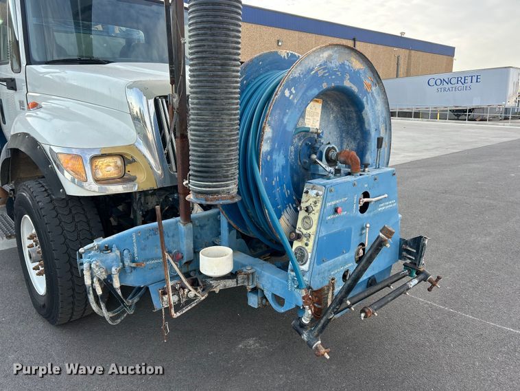 image for item ET3355 2004 International 7400 sewer jetter truck