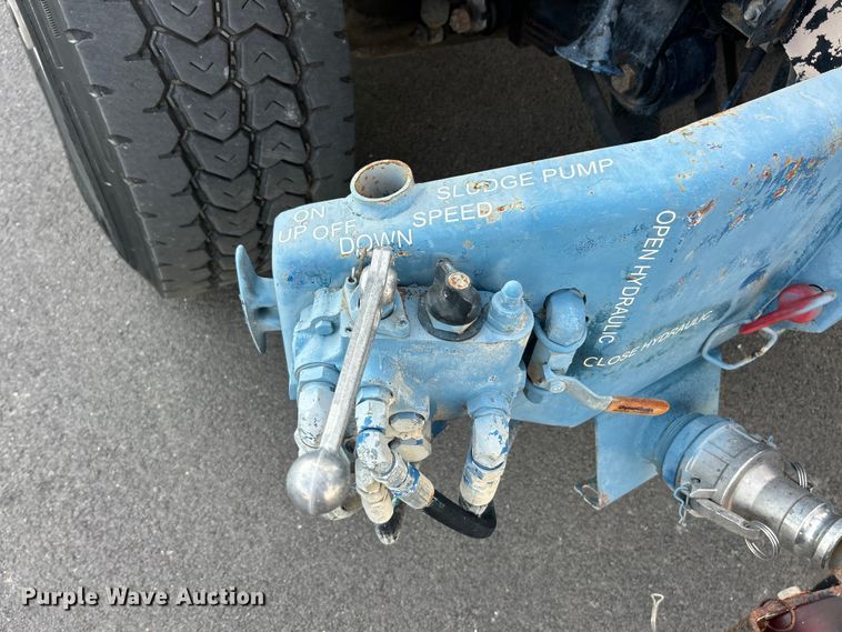 image for item ET3355 2004 International 7400 sewer jetter truck