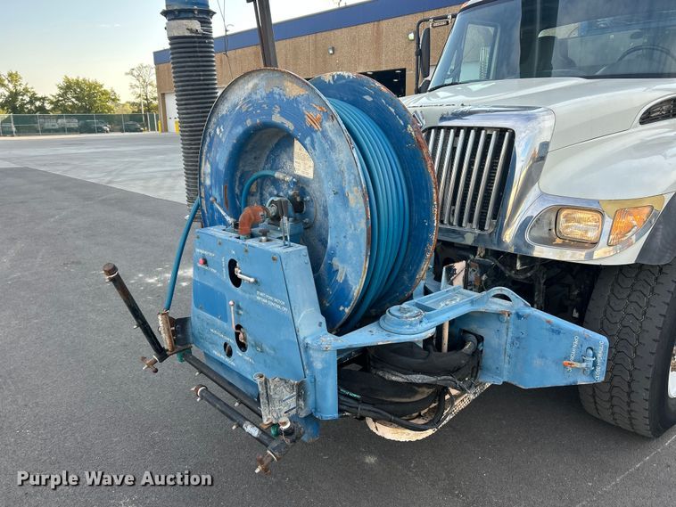 image for item ET3355 2004 International 7400 sewer jetter truck