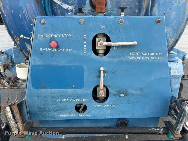 image for item ET3355 2004 International 7400 sewer jetter truck