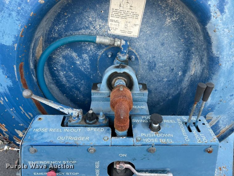 image for item ET3355 2004 International 7400 sewer jetter truck