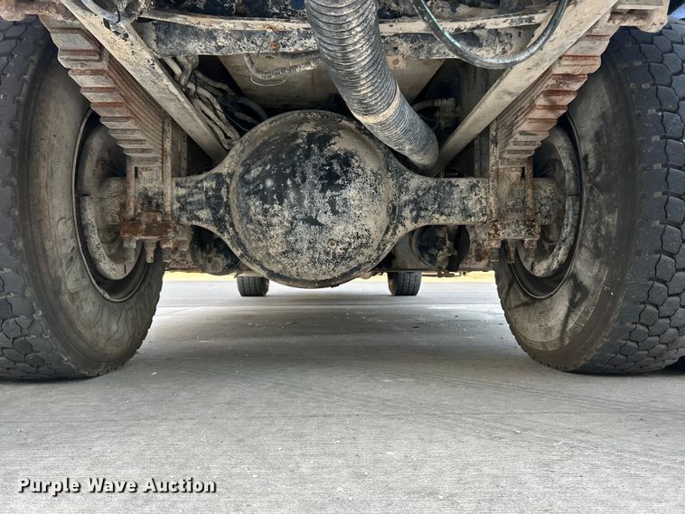 image for item ET3355 2004 International 7400 sewer jetter truck