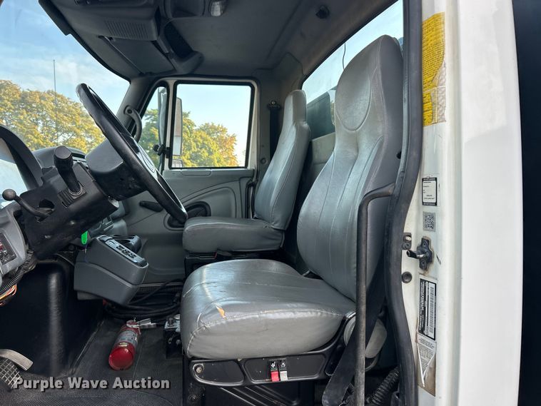 image for item ET3355 2004 International 7400 sewer jetter truck