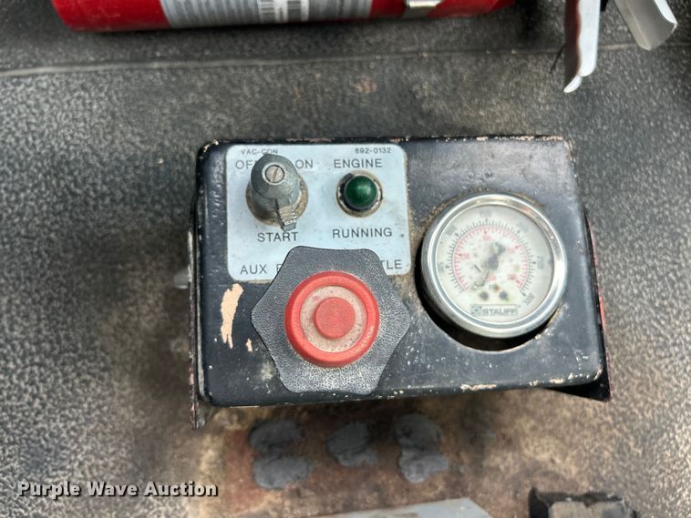 image for item ET3355 2004 International 7400 sewer jetter truck