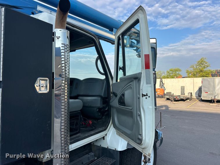 image for item ET3355 2004 International 7400 sewer jetter truck