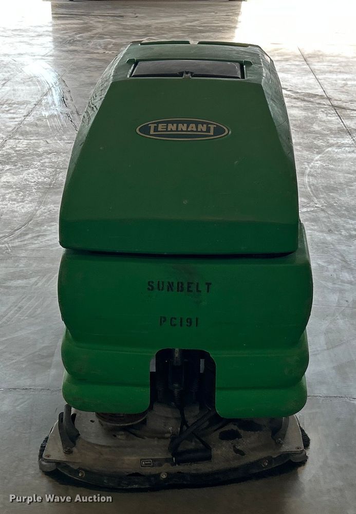 image for item ET3363 Tennant 5680 floor scrubber