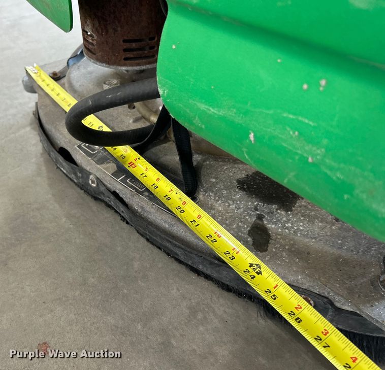 image for item ET3363 Tennant 5680 floor scrubber