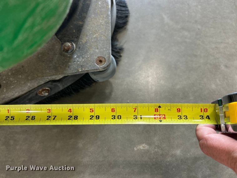 image for item ET3363 Tennant 5680 floor scrubber