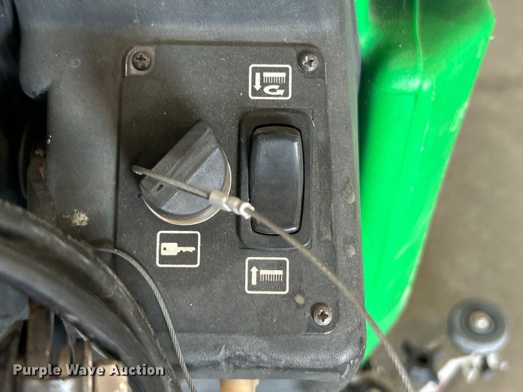 image for item ET3363 Tennant 5680 floor scrubber