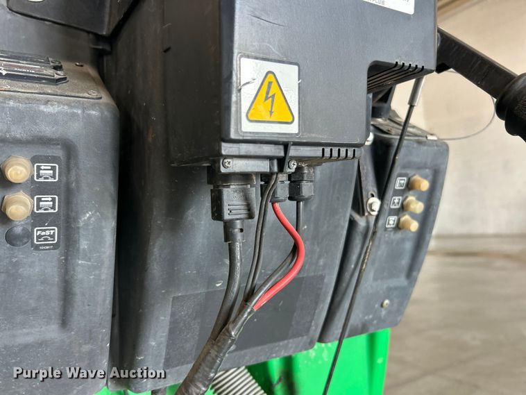 image for item ET3363 Tennant 5680 floor scrubber