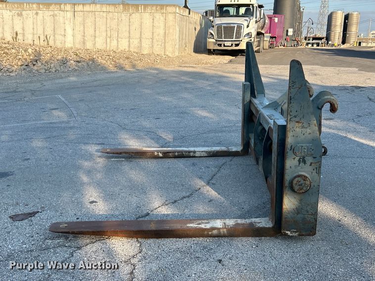 image for item ET3367 JRB wheel loader forks