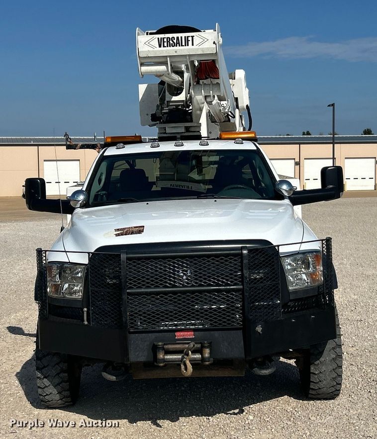 CAMIóN CON CANASTILLA 2018 RAM VERSALIFT