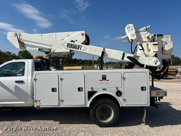 image for item ET3376 2018 RAM 5500HD bucket truck