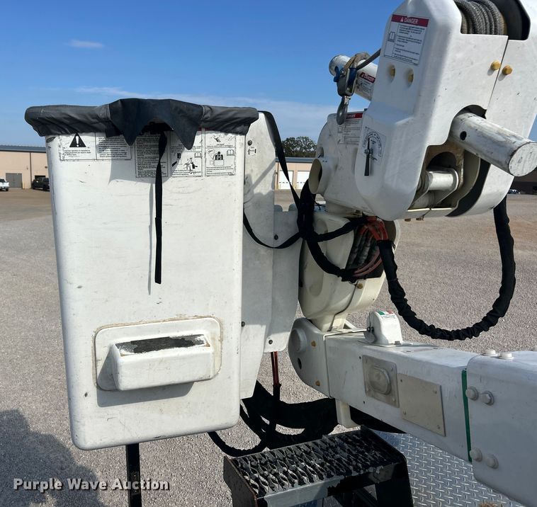 image for item ET3376 2018 RAM 5500HD bucket truck