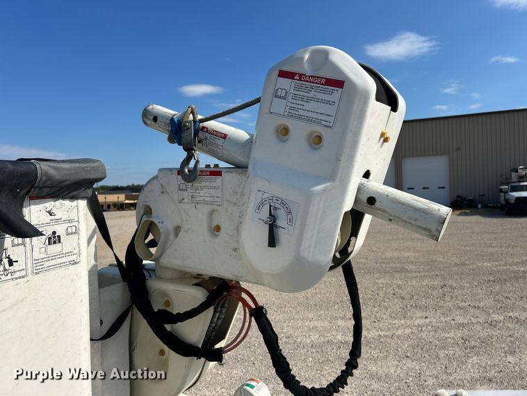 image for item ET3376 2018 RAM 5500HD bucket truck