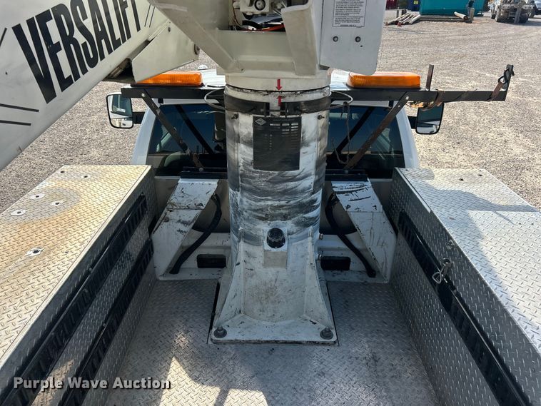 image for item ET3376 2018 RAM 5500HD bucket truck