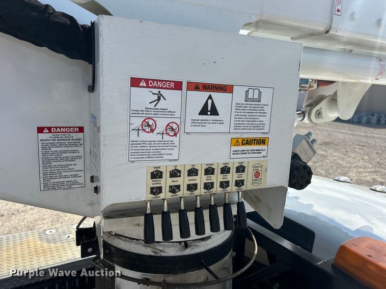 image for item ET3376 2018 RAM 5500HD bucket truck