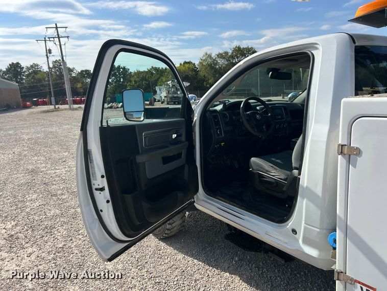 image for item ET3376 2018 RAM 5500HD bucket truck