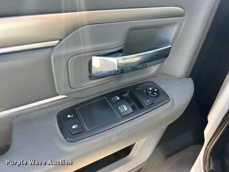 image for item ET3376 2018 RAM 5500HD bucket truck