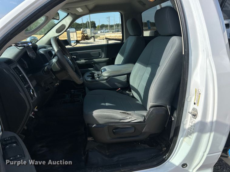 image for item ET3376 2018 RAM 5500HD bucket truck