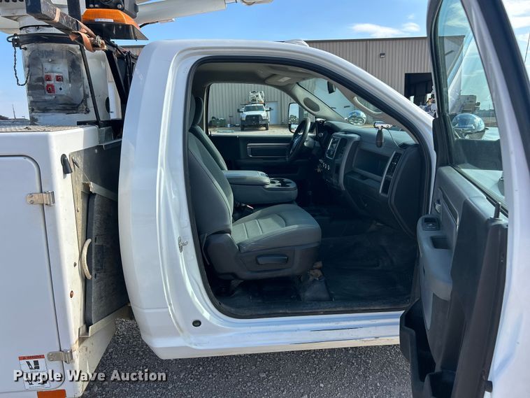 image for item ET3376 2018 RAM 5500HD bucket truck