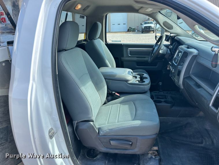 image for item ET3376 2018 RAM 5500HD bucket truck