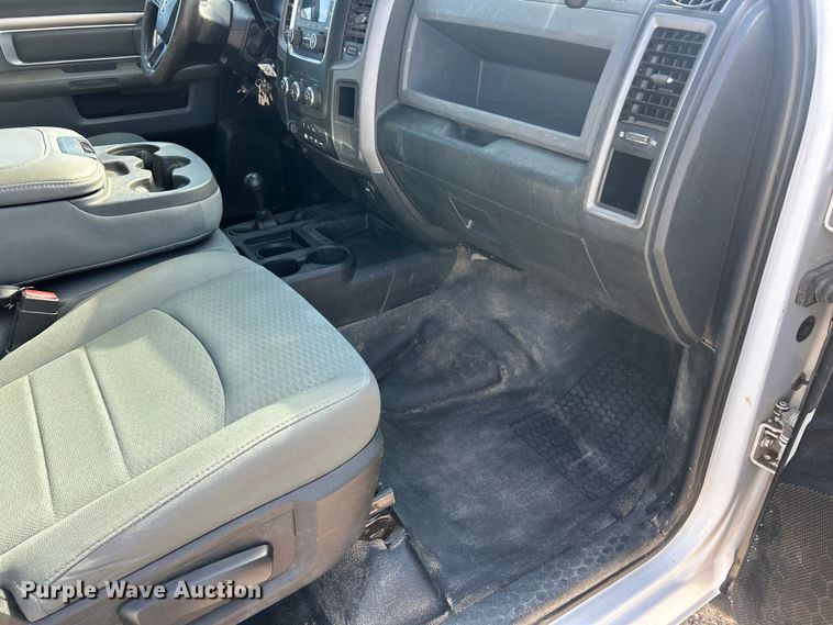 image for item ET3376 2018 RAM 5500HD bucket truck