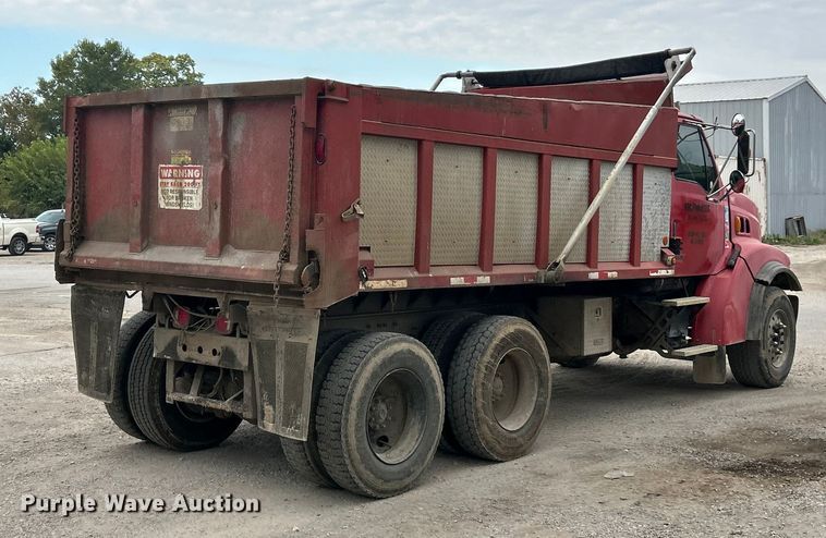 image for item ET3380 2000 Sterling Truck LT8500 