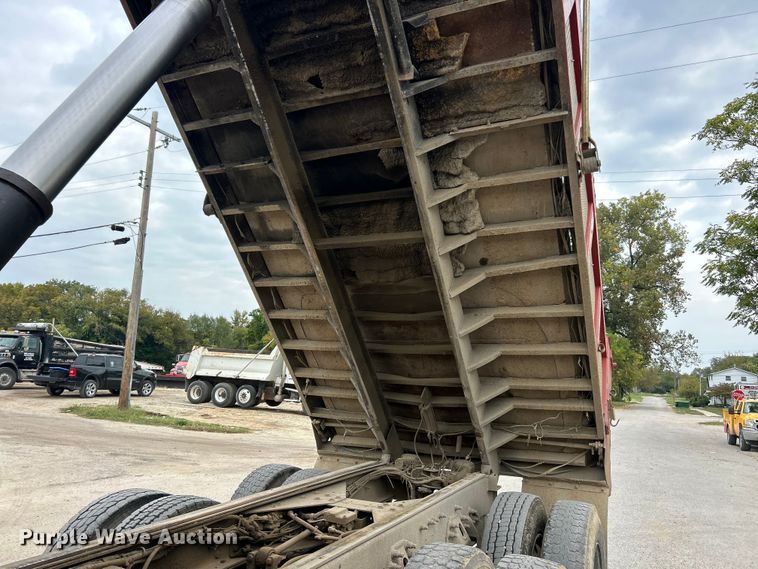 image for item ET3380 2000 Sterling Truck LT8500 