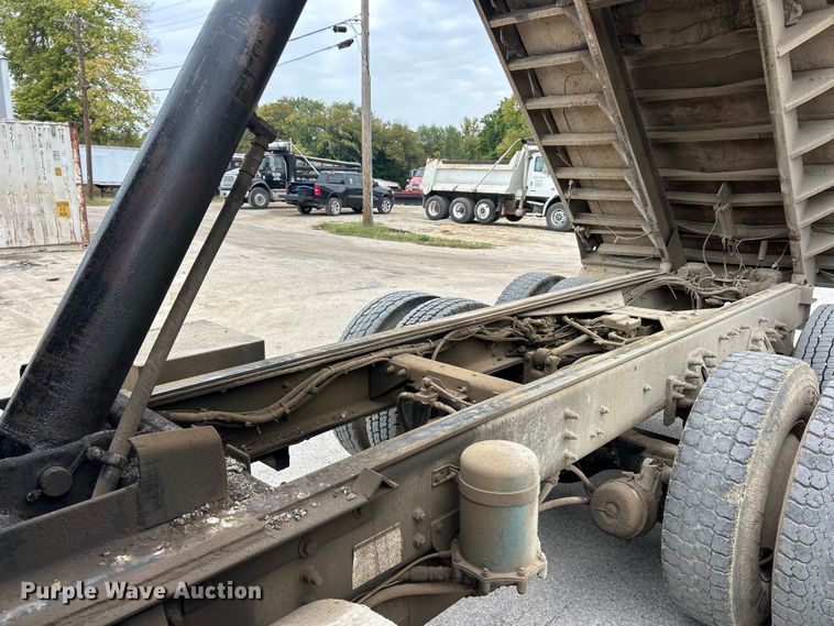 image for item ET3380 2000 Sterling Truck LT8500 