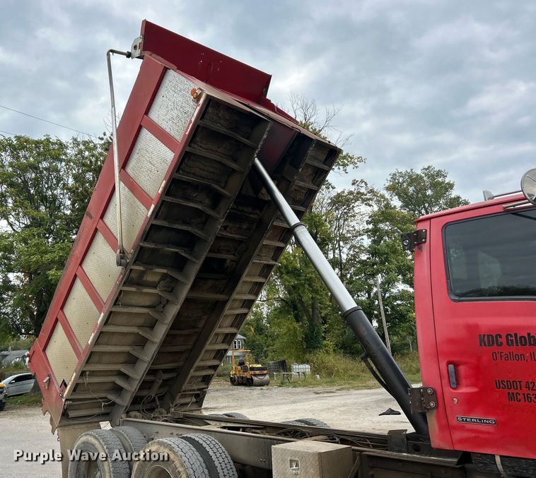 image for item ET3380 2000 Sterling Truck LT8500 