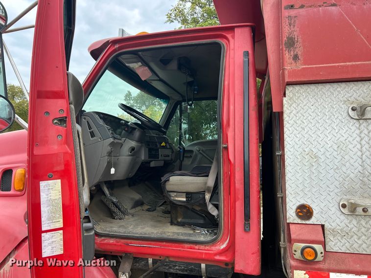 image for item ET3380 2000 Sterling Truck LT8500 