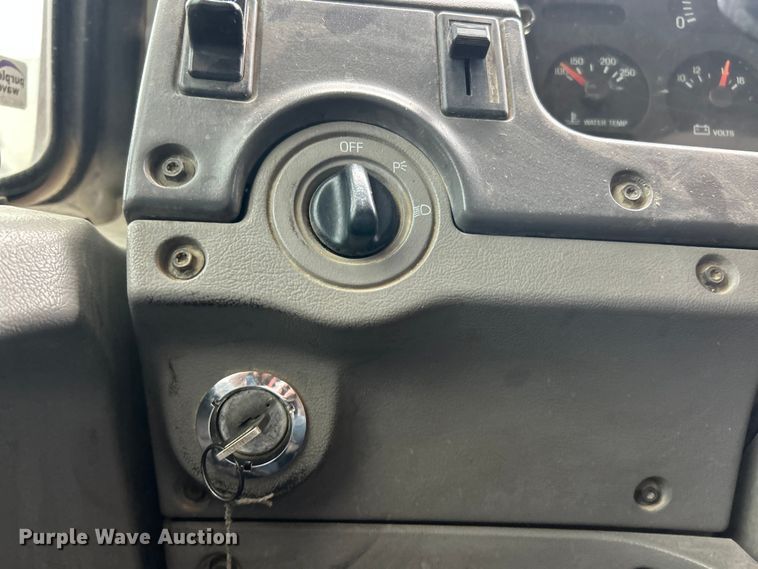 image for item ET3380 2000 Sterling Truck LT8500 