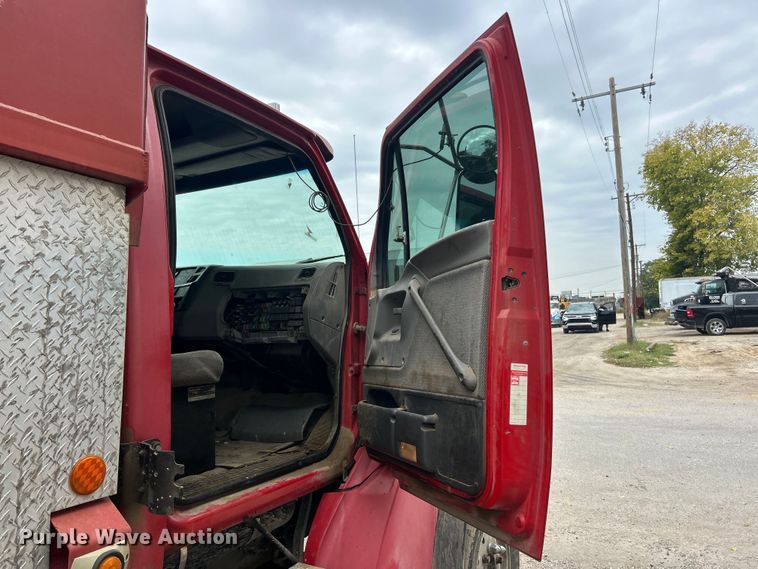 image for item ET3380 2000 Sterling Truck LT8500 