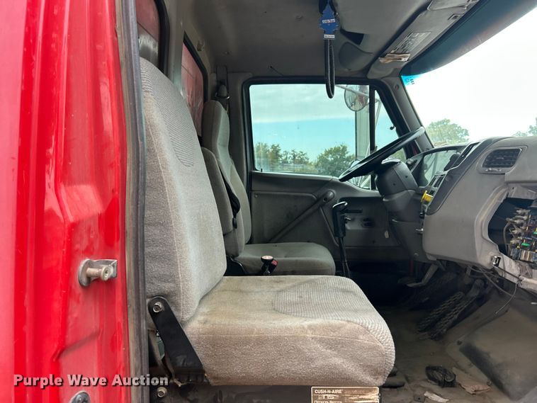 image for item ET3380 2000 Sterling Truck LT8500 