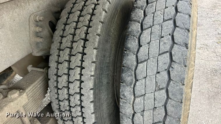 image for item ET3380 2000 Sterling Truck LT8500 