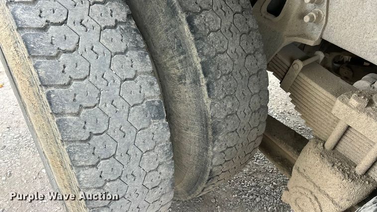 image for item ET3380 2000 Sterling Truck LT8500 