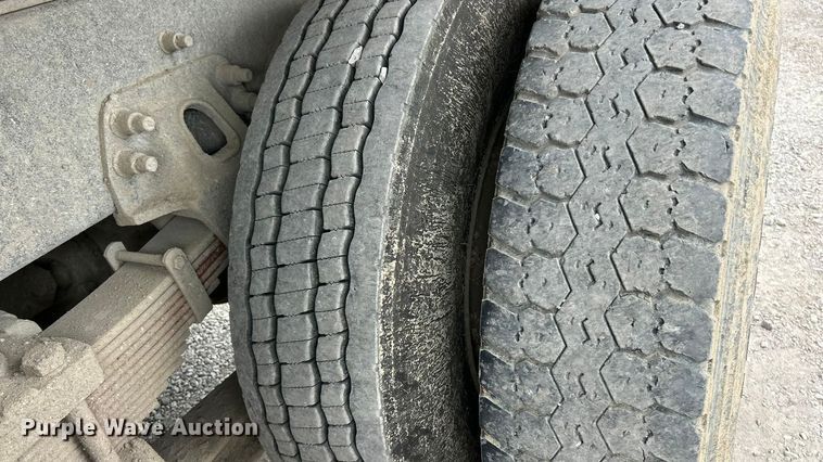 image for item ET3380 2000 Sterling Truck LT8500 