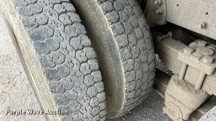 image for item ET3380 2000 Sterling Truck LT8500 