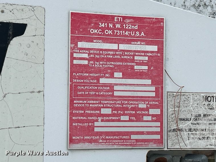 image for item ET3396 2010 Ford E350 Super Duty van with bucket lift